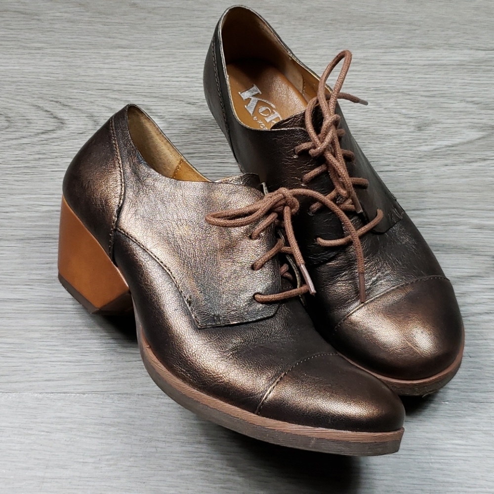 Korks Ease Women's lace up leather shoes sz 8